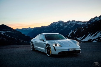 Porsche Taycan very electric!